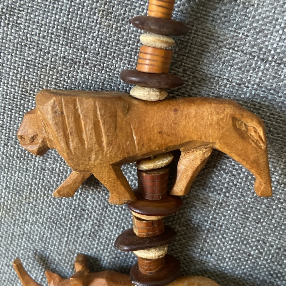 Vintage Hand Carved Bone & Wood Animals Safari Necklace - Picture 4 of 11